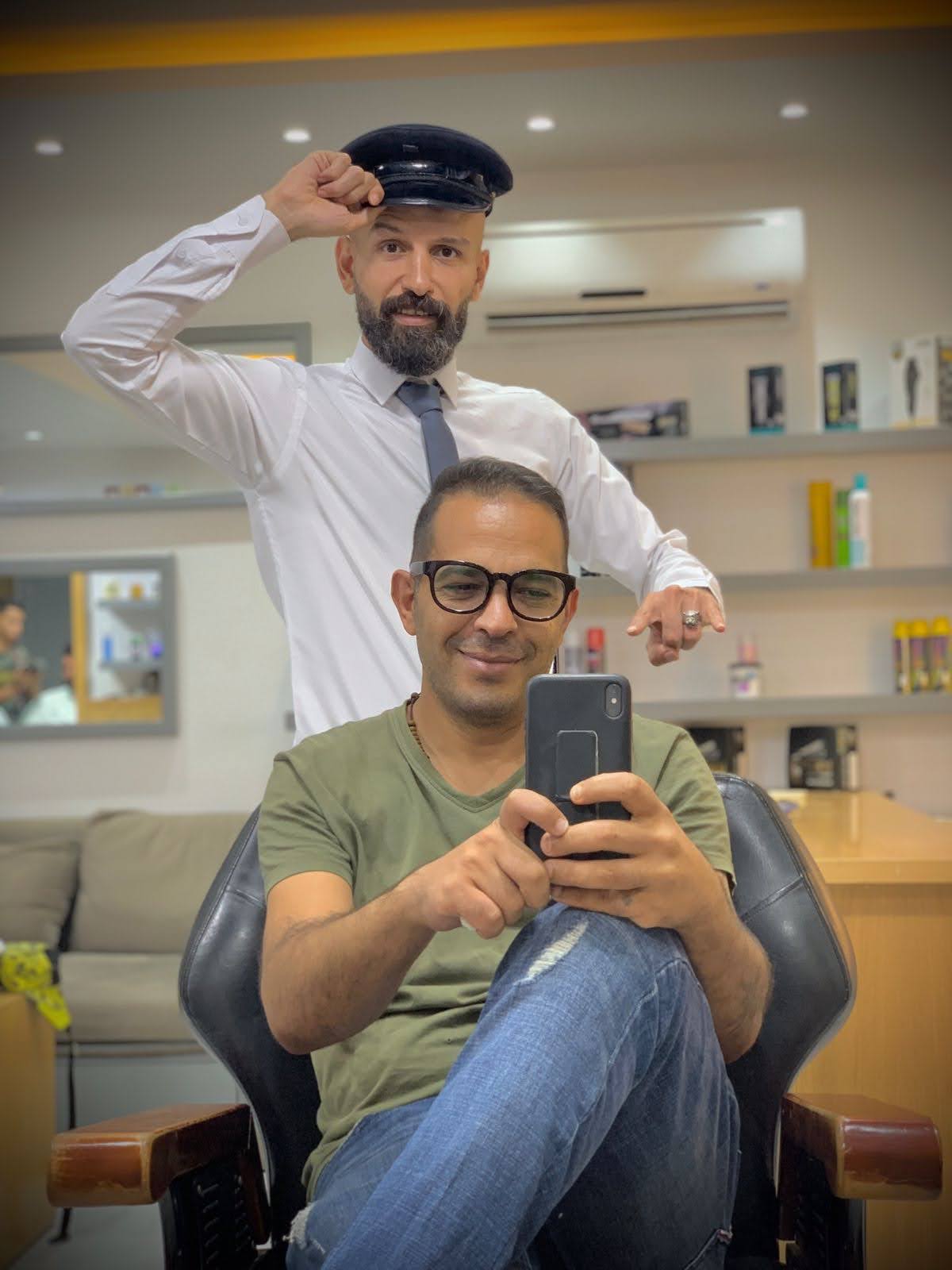 صورة الحلاق