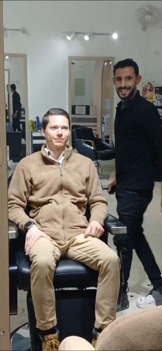 صورة الحلاق