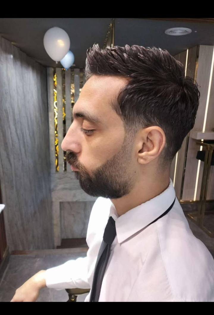 صورة الحلاق