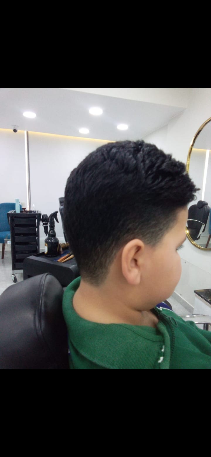 صورة الحلاق